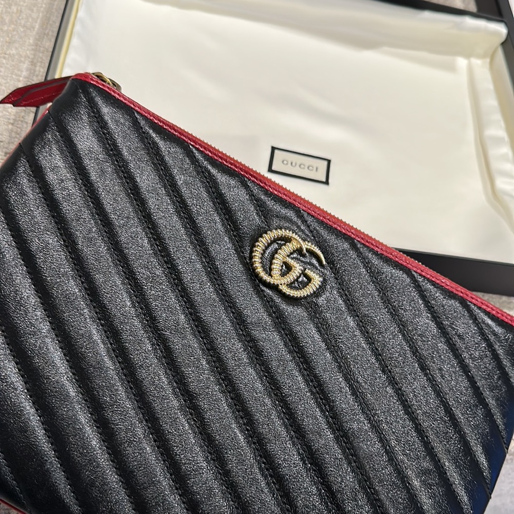 💔SOLD💔 Gucci Marmont quilted leather Zip Pouch